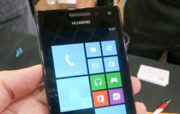 A fost lansat cel mai mare smartphone full HD